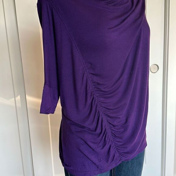 Flats & Heels Asymmetrical Top - Picture 2 of 7